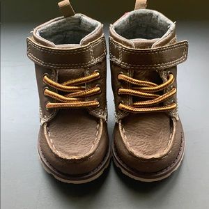 🥾Never worn🥾Caters High top Boots Toddler Size 5